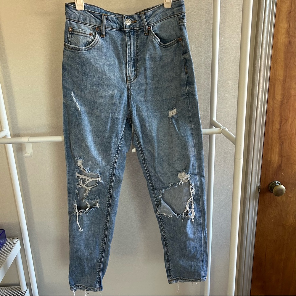 ⭐️ Wild fable distressed high rise mom jeans Size 2
